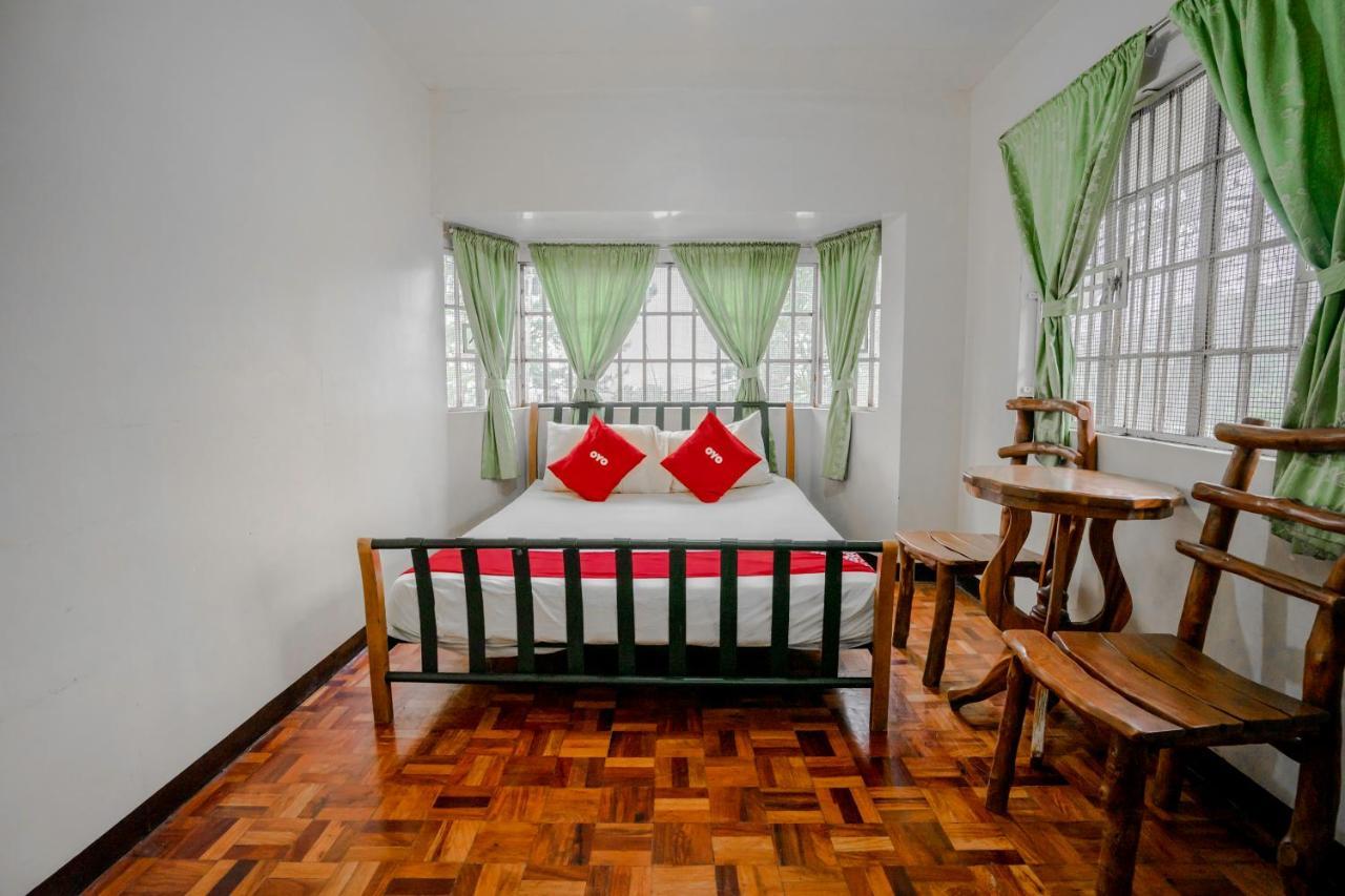Oyo 760 Tiptop Vacation Homes Baguio City Buitenkant foto