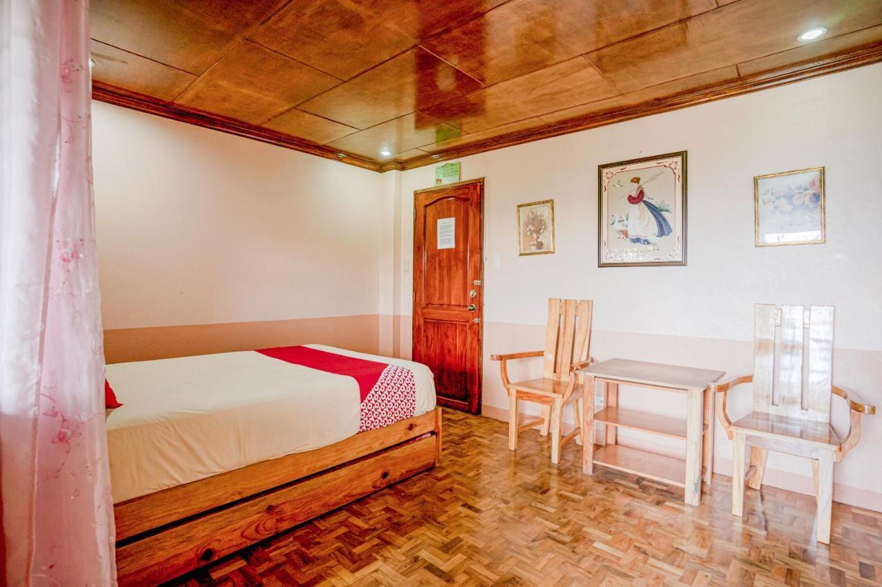 Oyo 760 Tiptop Vacation Homes Baguio City Buitenkant foto