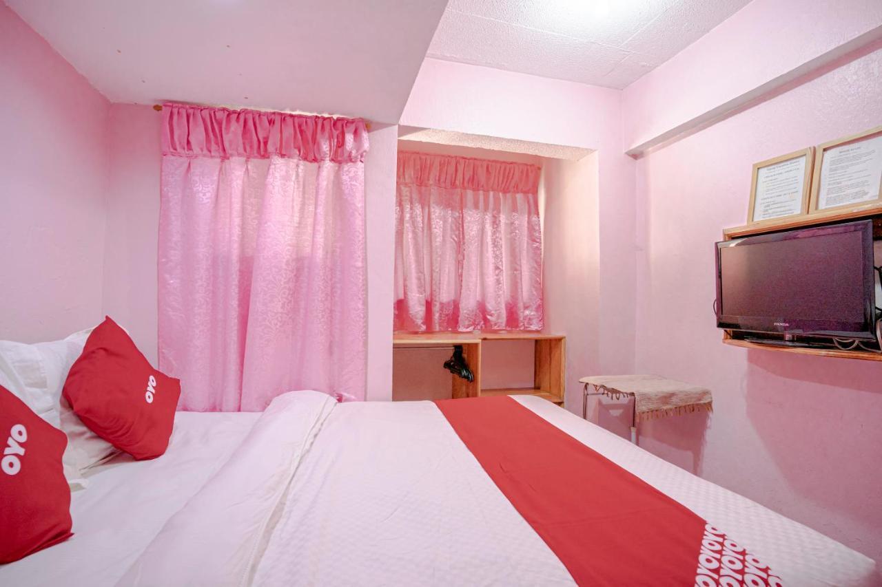 Oyo 760 Tiptop Vacation Homes Baguio City Buitenkant foto