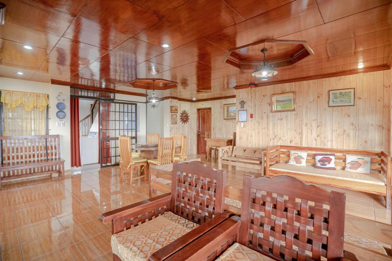 Oyo 760 Tiptop Vacation Homes Baguio City Buitenkant foto