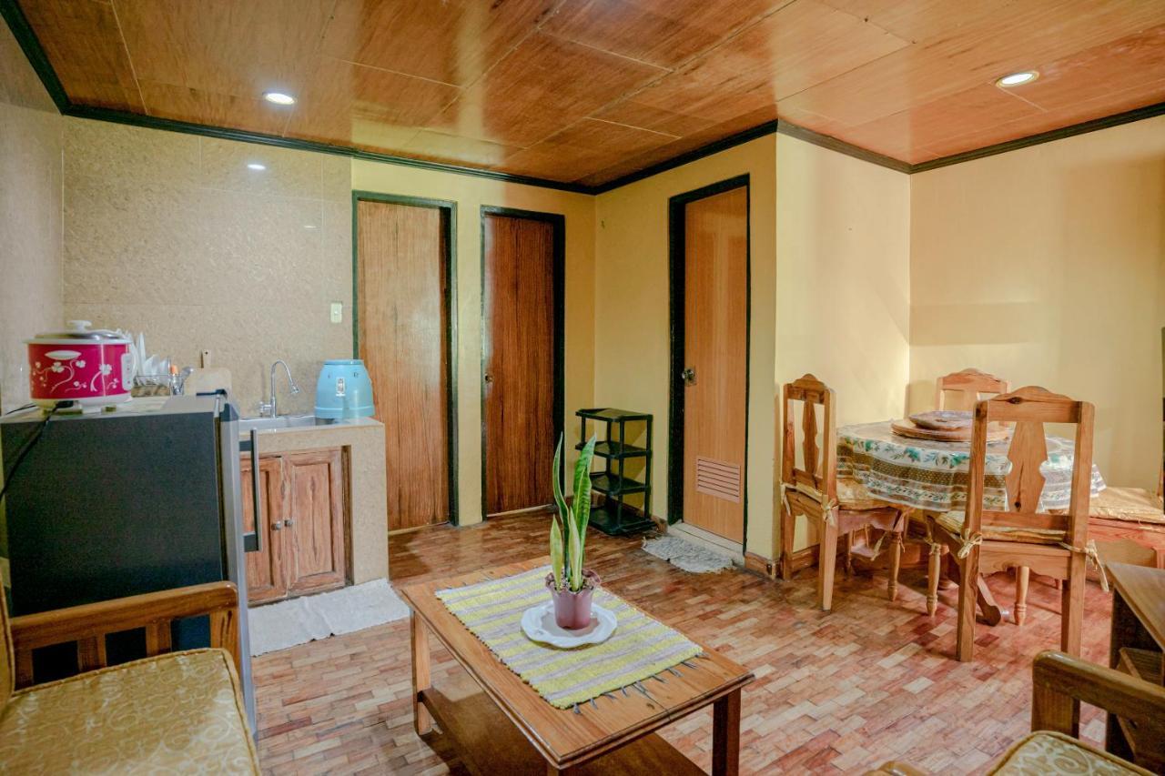 Oyo 760 Tiptop Vacation Homes Baguio City Buitenkant foto