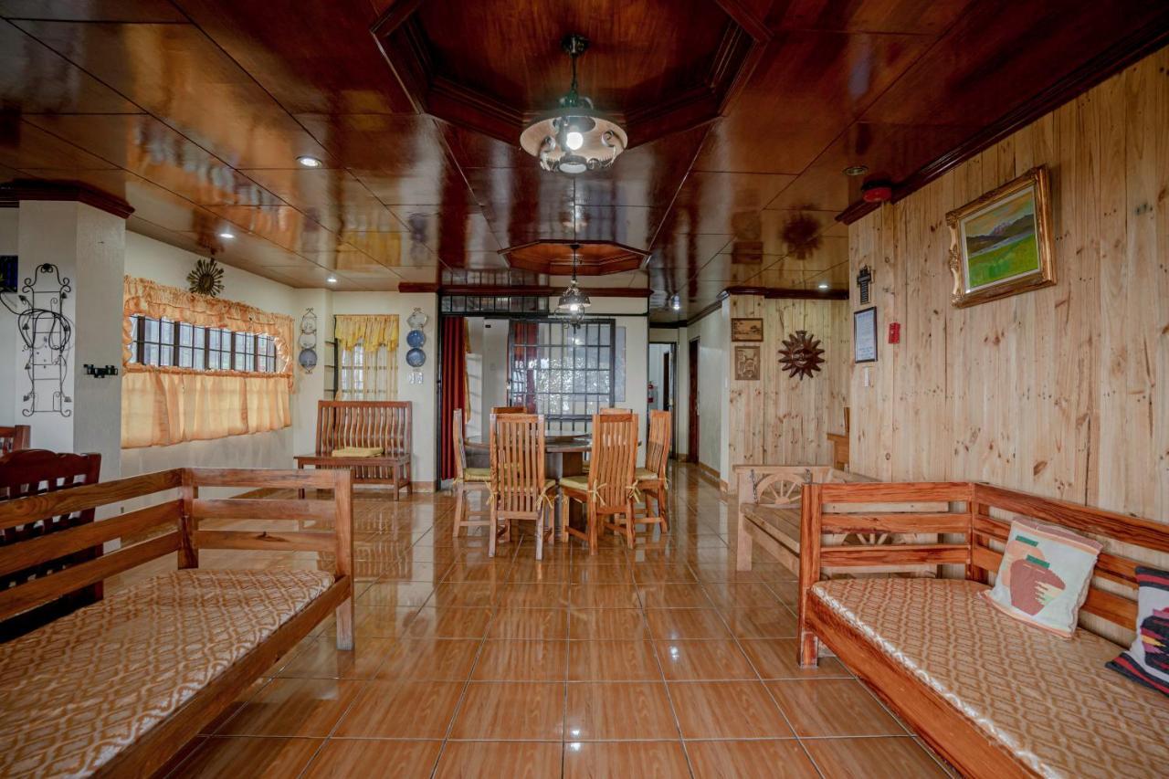 Oyo 760 Tiptop Vacation Homes Baguio City Buitenkant foto