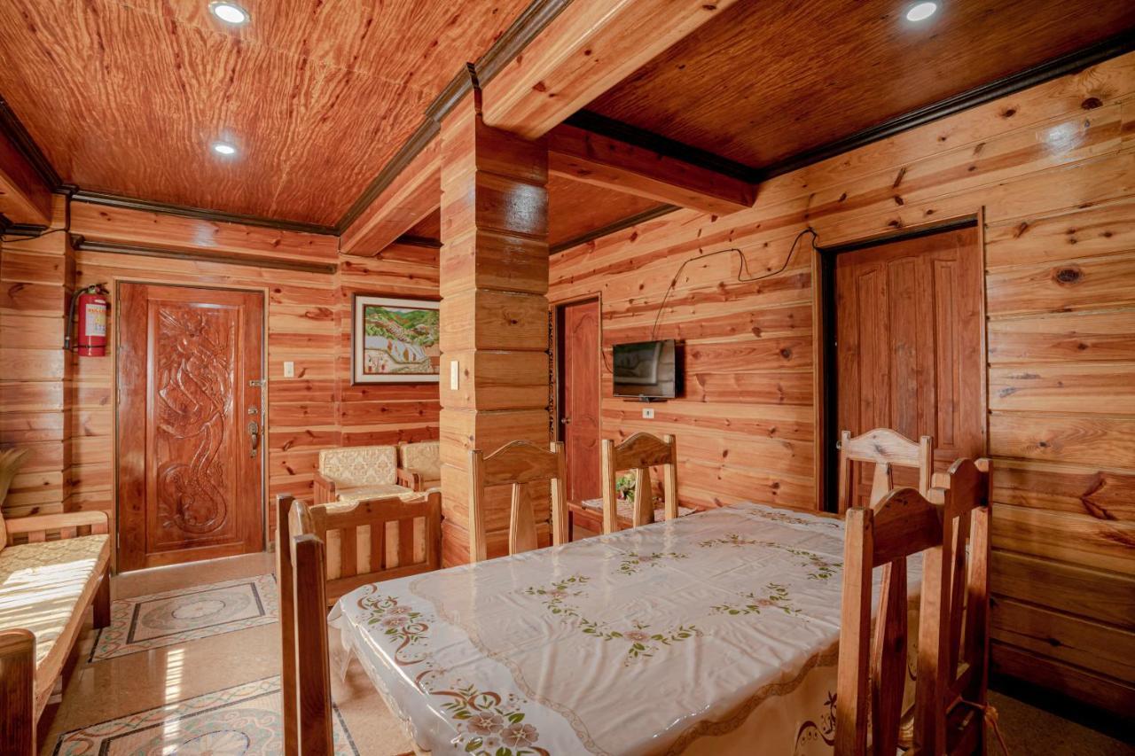 Oyo 760 Tiptop Vacation Homes Baguio City Buitenkant foto