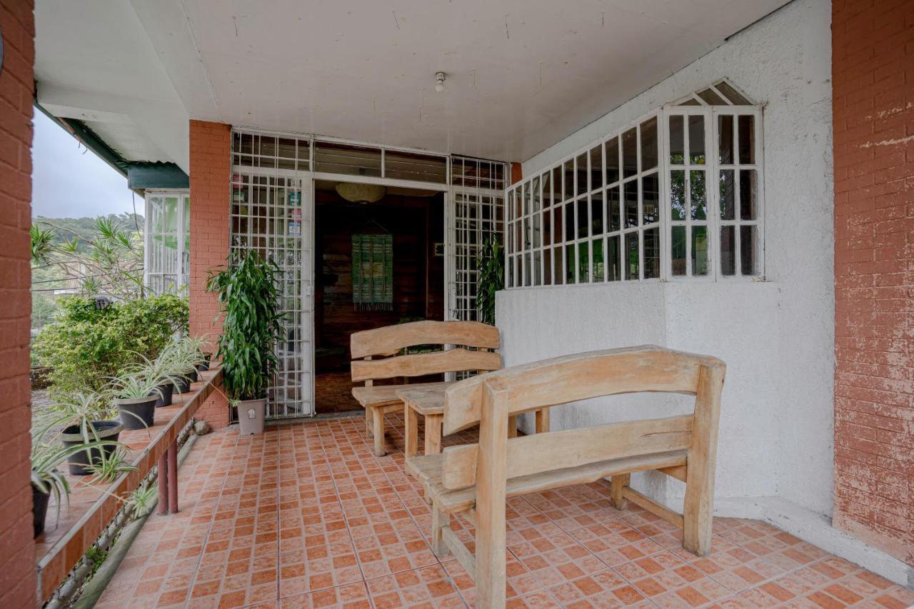 Oyo 760 Tiptop Vacation Homes Baguio City Buitenkant foto