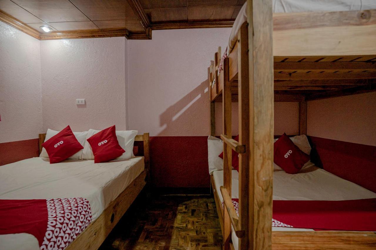 Oyo 760 Tiptop Vacation Homes Baguio City Buitenkant foto