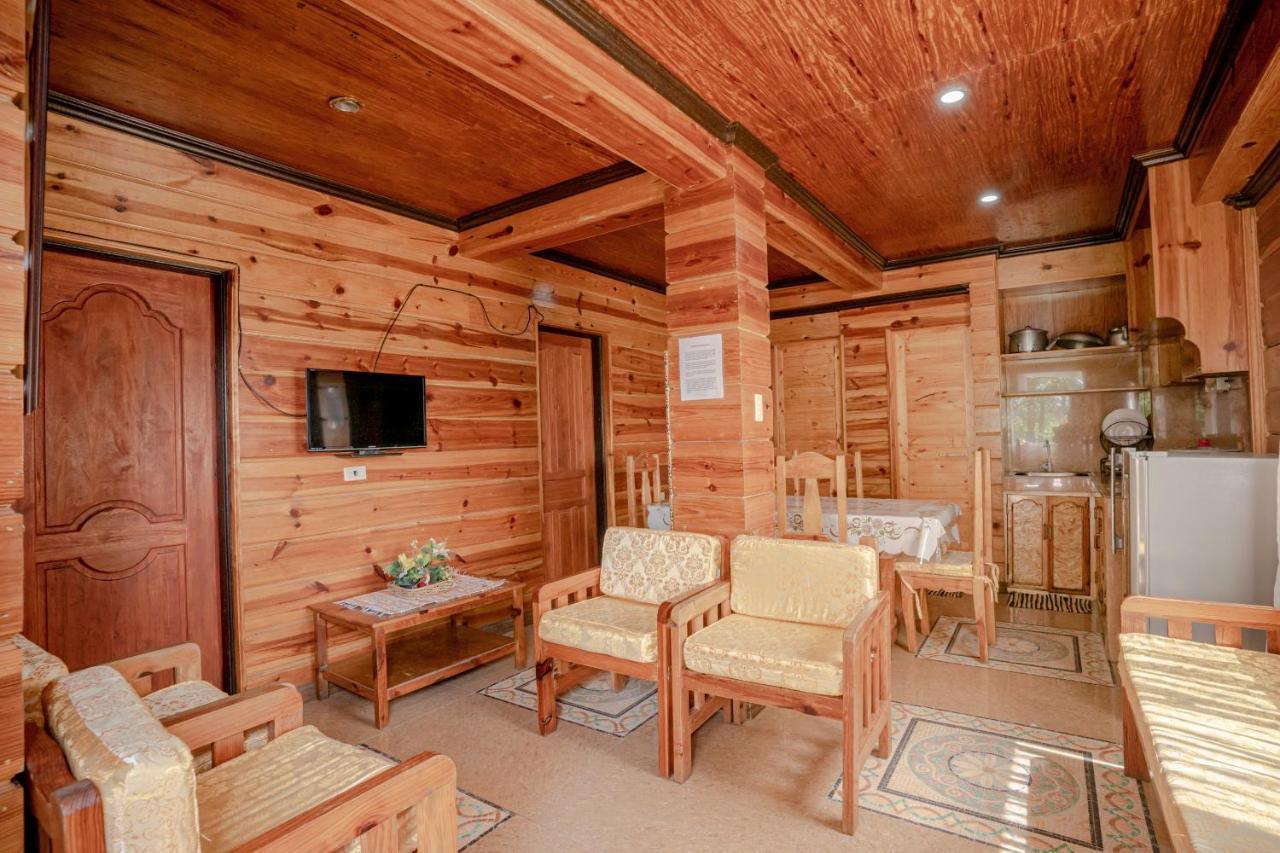 Oyo 760 Tiptop Vacation Homes Baguio City Buitenkant foto