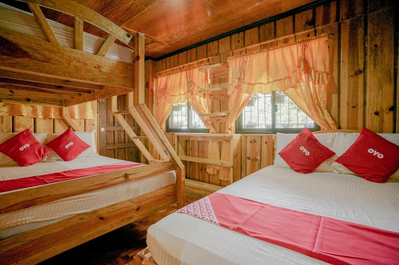 Oyo 760 Tiptop Vacation Homes Baguio City Buitenkant foto