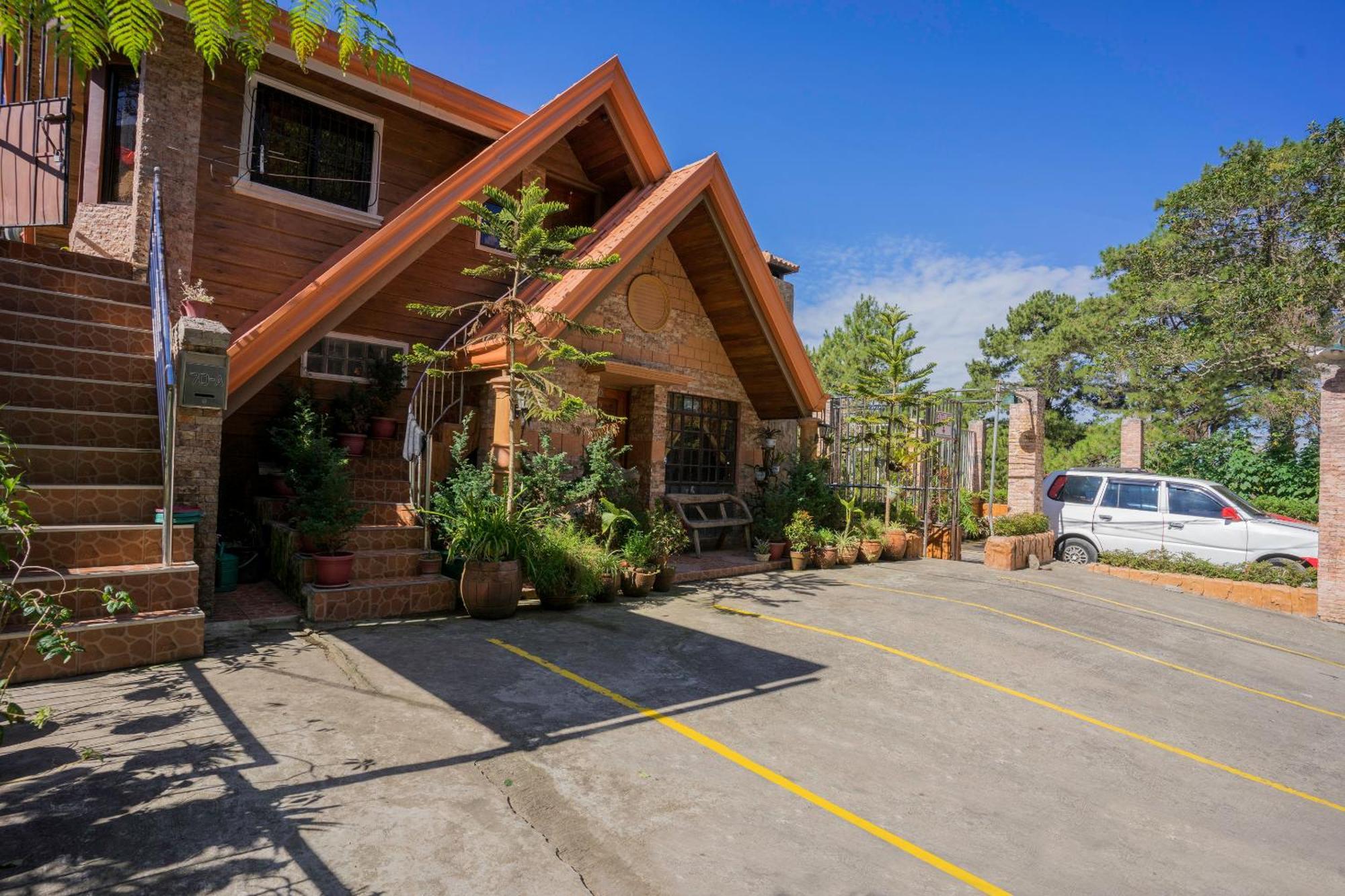Oyo 760 Tiptop Vacation Homes Baguio City Buitenkant foto